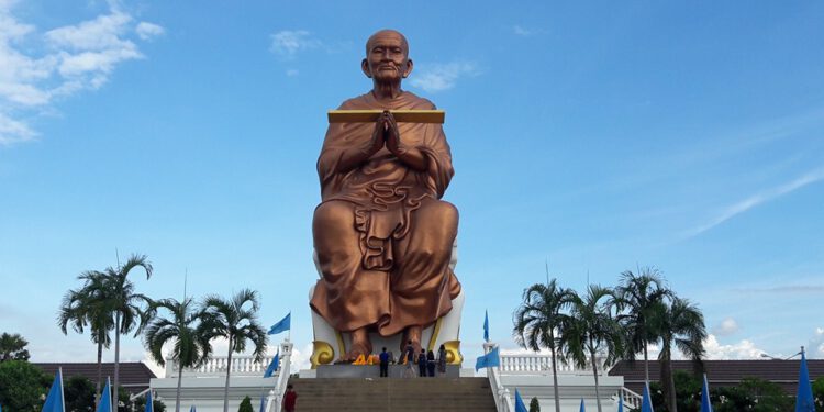 วัดโบสถ์ หลวงพ่อโตองค์ใหญ่ @ ปทุมธานี