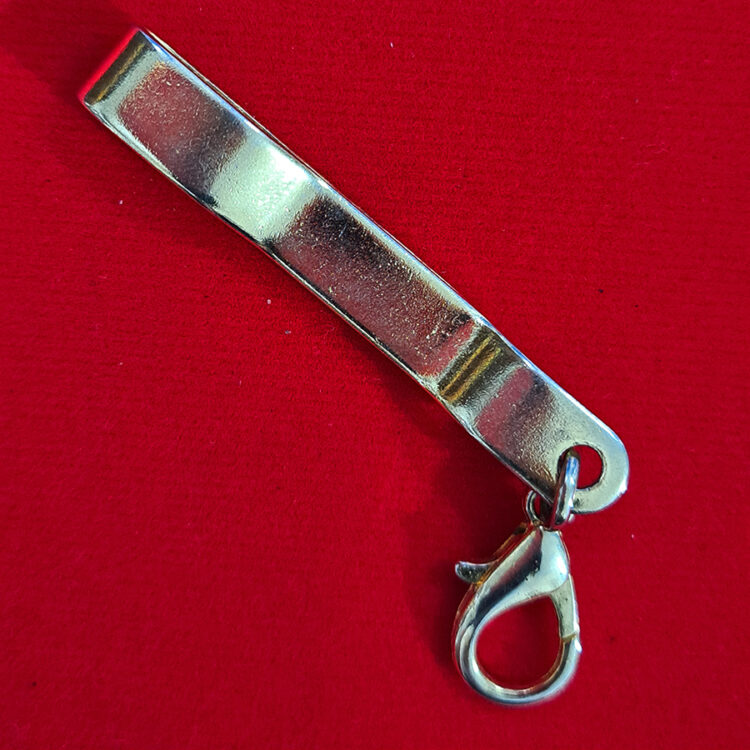 แหนบหลวงพ่อวัดไร่ขิง