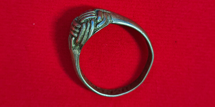 แหวนตะกร้อ